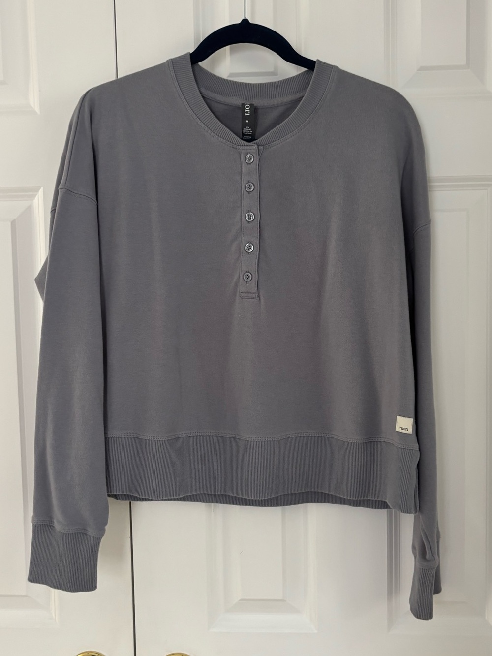 Vuori Women's Gray Henley Pullover Sweater
